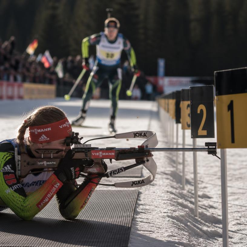 Im Spannungsfeld von Schießen und Laufen: Biathlon bei Meisterschaften