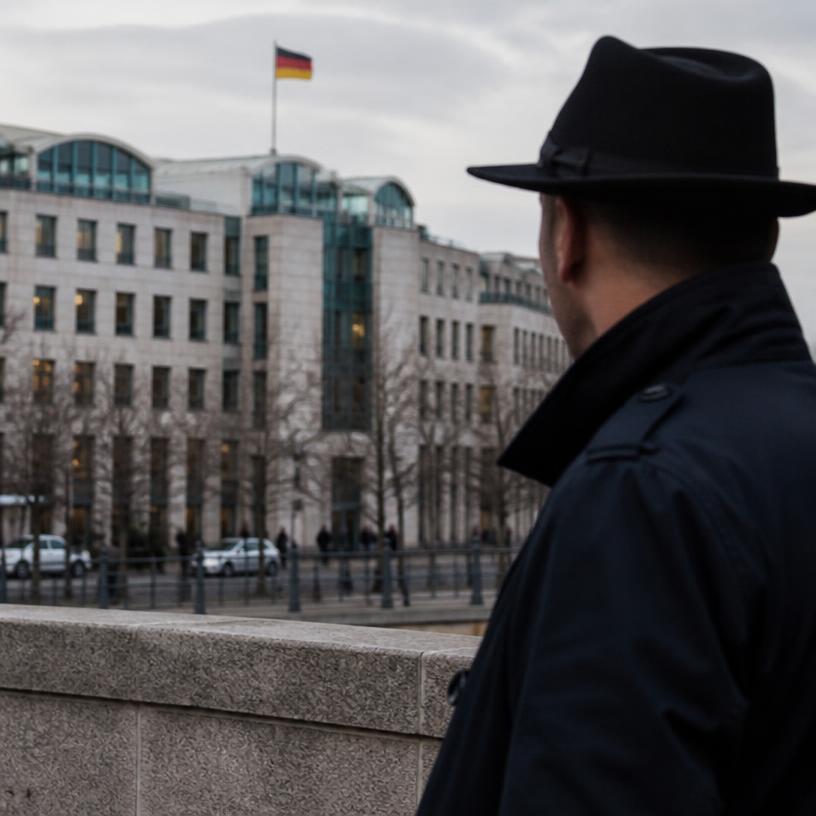 Die Schattenwelt der Spione: Wer überwacht uns wirklich?